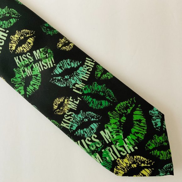 VINTAGE Novelty Ralph Marlin Tie "Kiss Me I'm Irish" EUC - Picture 1 of 3